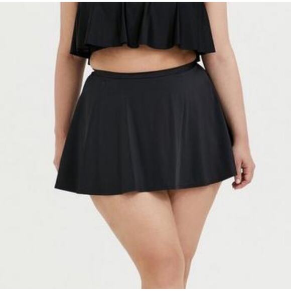 Torrid Active Swim high-rise‎ skater style black skort shorts size 0 (L) - Picture 9 of 9